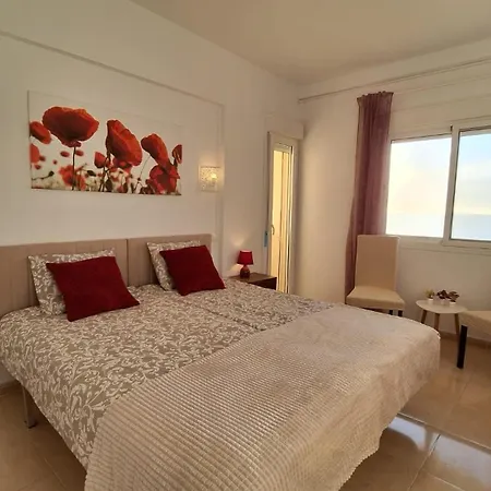 Front Sea View 10th In فوينخيرولا