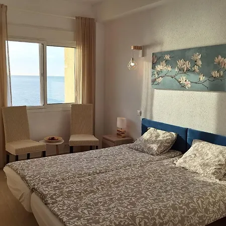 Front Sea View 10th In شقة فوينخيرولا